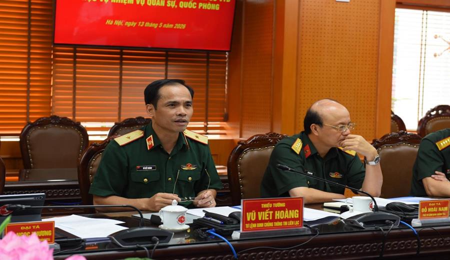 Thiếu tướng Vũ Viết Hoàng, Tư lệnh Binh chủng phát biểu tại hội nghị