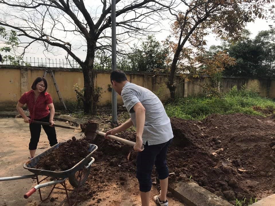 Chi đoàn Trung tâm Tần số vô tuyến điện khu vực VIII tổ chức giao lưu thể thao bóng chuyền hơi và phát động phong trào trồng cây ăn quả trong khuôn viên Trung tâm