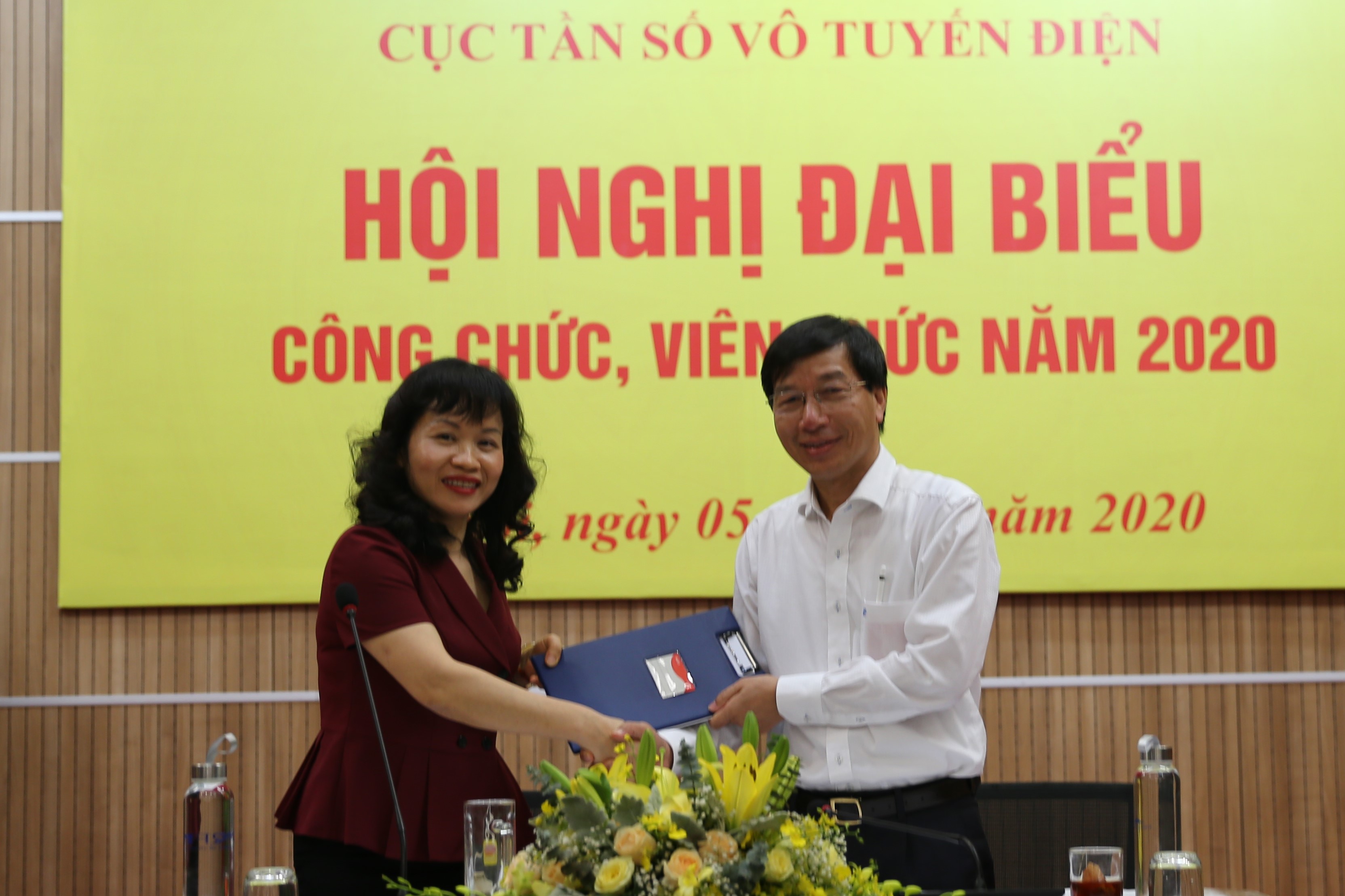 Cục trưởng và Chủ tịch Công đoàn Cục ký kết Giao ước thi đua năm 2020