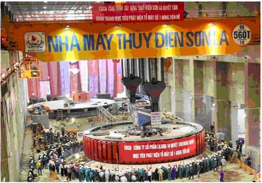 Cầu trục sức nặng 1.200 tấn do các kỹ sư Việt Nam làm chủ thiết kế, chế tạo đánh dấu bước tiến quan trọng của ngành cơ khí trong công trình thủy điện Sơn La.