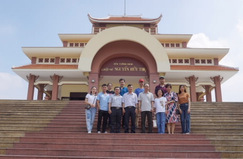 Viếng thăm Khu lưu niệm và Đền thờ Luật sư Nguyễn Hữu Thọ - Một địa chỉ cách mạng có giá trị lịch sử và ý nghĩa văn hóa quan trọng tại huyện Bến Lức, quê hương của Luật sư