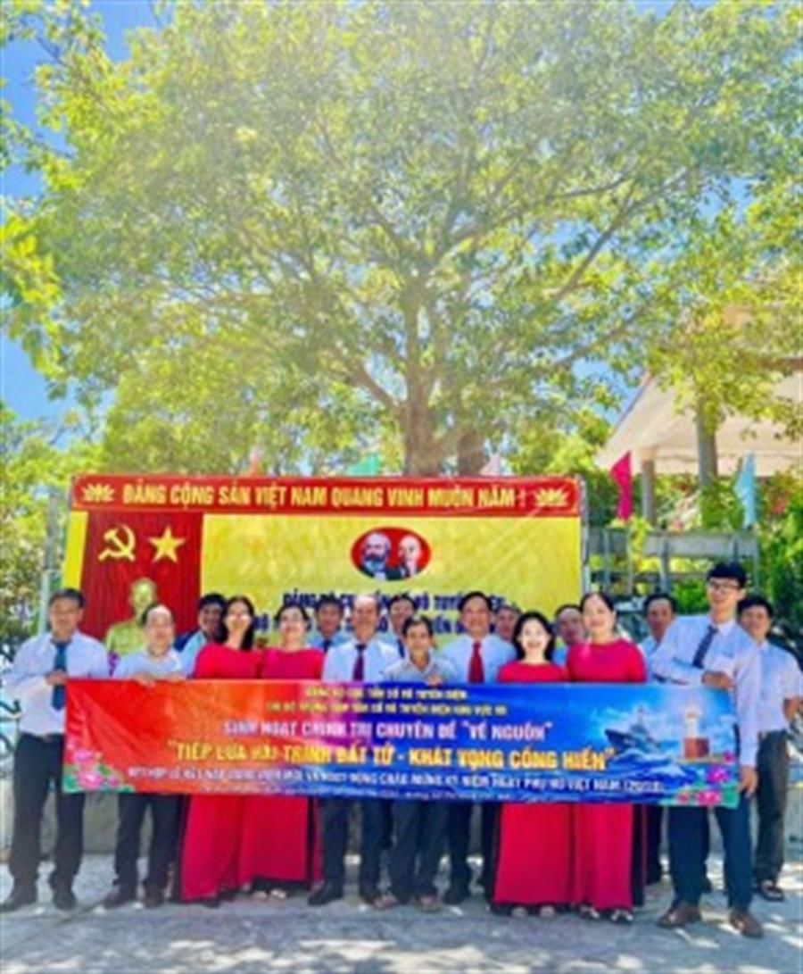 Tập thể Trung tâm Tần số vô tuyến điện khu vực VII tại sự kiện